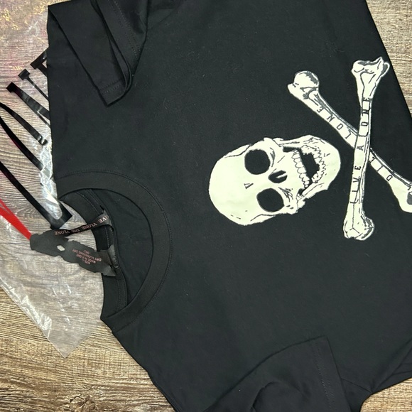 VLONE- skull # Cross Bones - size large- w/Shipping Bag - Picture 4 of 6